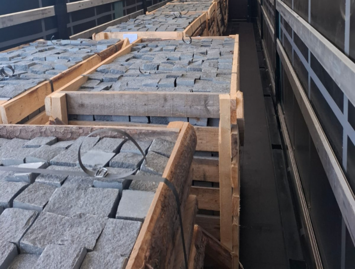 kupit-granitnuyu-bruschatku-gabbro